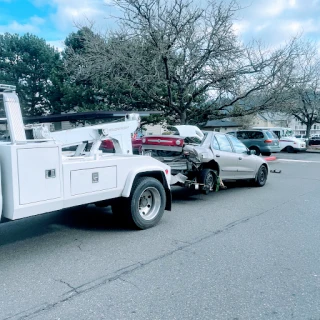 CASH FOR CARS! Same-day free removal & towing of unwanted and junk vehicles | Gray's Towing PDX - photo 1