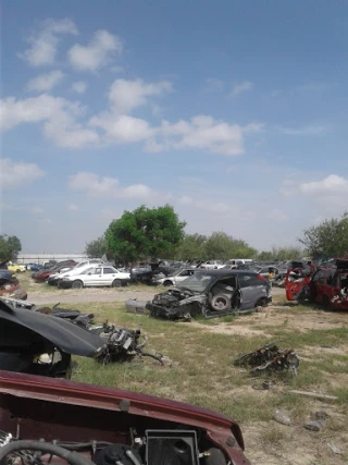 Martinez Auto Parts JunkYard in McAllen (TX) - photo 3