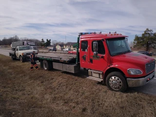 Henry's Towing Service LLC - photo 1