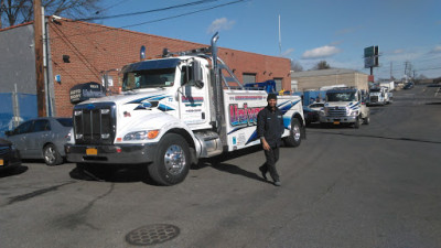 Universe Towing JunkYard in Bronx (NY) - photo 2