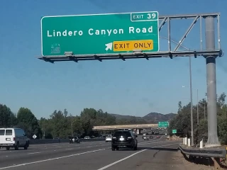 Stans Towing Thousand Oaks JunkYard in Thousand Oaks (CA) - photo 3