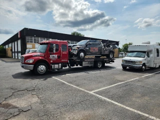 D & M Towing