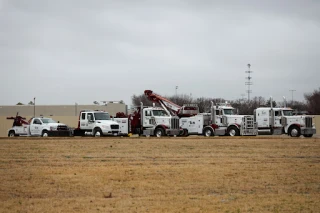 Euless B&B Wrecker Service - photo 1