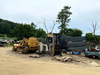 Hostetter's Salvage Yard JunkYard in Harrisburg (PA) - photo 1