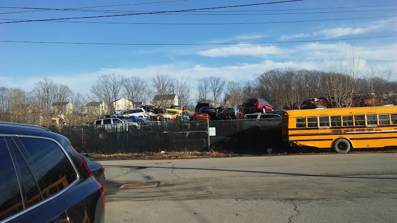 Middletown Auto Wreckers JunkYard in Middletown (NY)