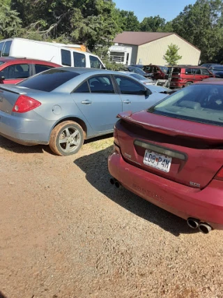 E & J Auto Salvage JunkYard in Springfield (MO) - photo 3