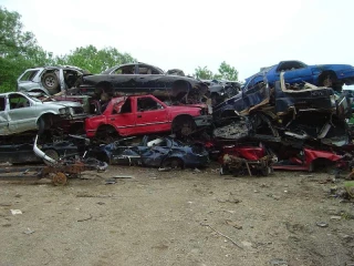 Brown's Eastside Auto Recycling JunkYard in Tallmadge (OH) - photo 2