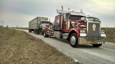 1051 Towing & Recovery JunkYard in Madison (WI) - photo 3