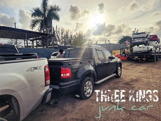 Three Kings Junk Car - photo 2