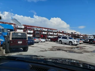 Rastro 74 Used Truck Parts JunkYard in Miami Springs (FL) - photo 3