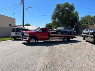 Hooker's Towing - photo 2