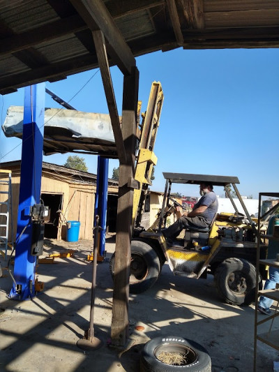 Bill & Ed's Auto Dismantling JunkYard in Fontana (CA) - photo 2