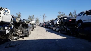 M & P Auto Dismantlers JunkYard in Fontana (CA) - photo 2