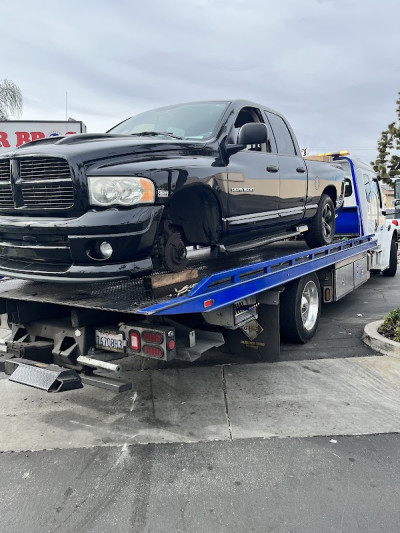 Graham's Towing Services JunkYard in La Habra (CA) - photo 3