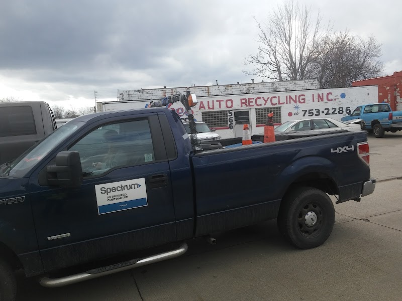Lake's Auto Recycling JunkYard in Akron (OH)