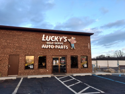 Luckys self serve Auto Parts JunkYard in Grand Rapids (MI) - photo 1