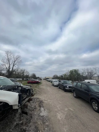 Premier Auto & Truck Salvage JunkYard in Houston (TX) - photo 2
