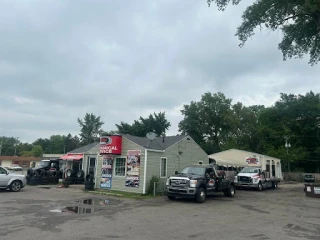 Bargain Towing: Tire & Auto