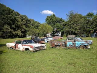 Roscoe's Junk Cars