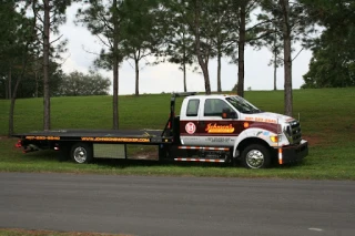 Johnson's Wrecker Service Cars, Heavy Duty and Semi Truck Towing