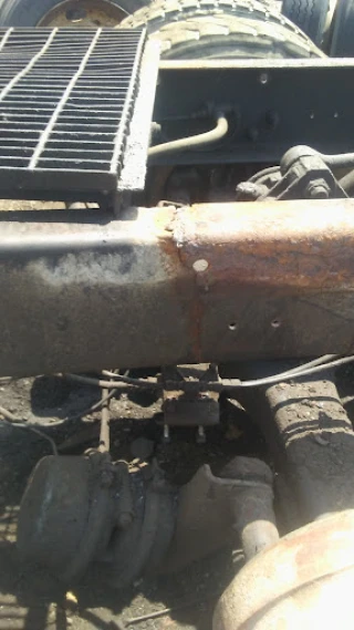 JR's Trucks and Parts