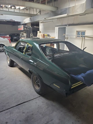 Advance Auto Body and Towing