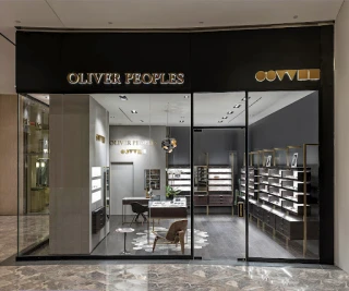 Oliver Peoples
