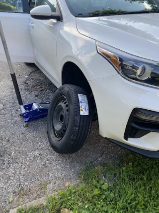 Waukegan Roadside Assistance-Tire & Battery Service