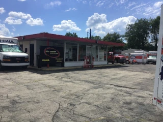 DJ'S Towing & Auto Service and Uhaul Dealer