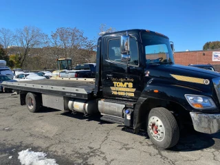 Tom's Auto Body