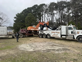 Wallace Towing and Automotive Inc