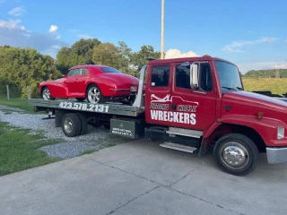 Brooks Circle Wreckers