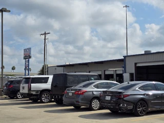 VIC'S WRECKER SERVICE