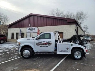 HOOKED UP TOWING & RECOVERY