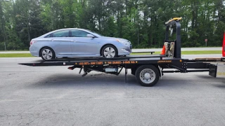 Lynn Smith Towing & Garage LLC