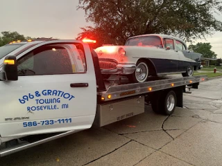 696 Gratiot Towing