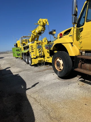 Interstate Towing & Transport Specialist - Truck Repair Company & Roadside Assistance