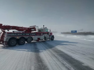 MAD J Repair & Towing