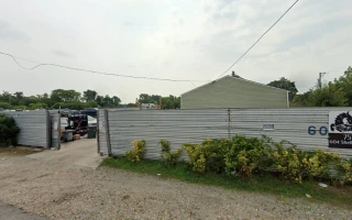 Long's Auto Recycling