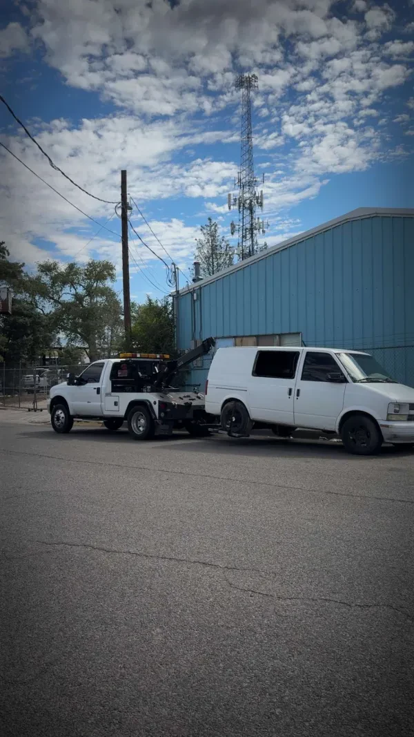 E&E Auto Recycle & Towing LLC - photo 2