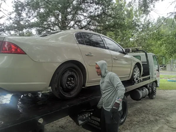 Quick And Cheap Towing - photo 2