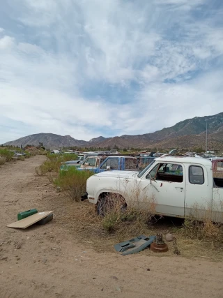 M & R Used Auto Parts