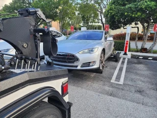 24 Hour Wilton Manors Oakland Park Towing Tow Truck Wrecker Services