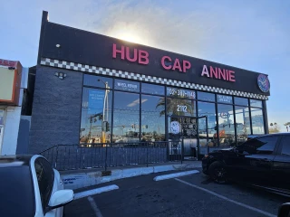 Hub Cap Annie