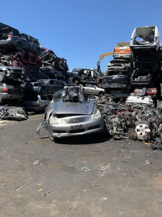 DAVES AUTO AND TOWING