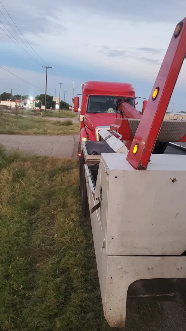 Towing Near Me 247 Heavy Duty Towing and Roadside - photo 3
