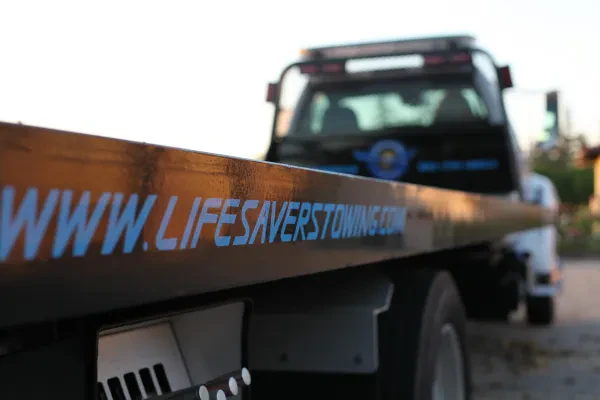Lifesavers Towing - photo 3
