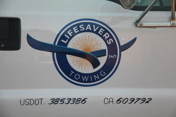 Lifesavers Towing - photo 4