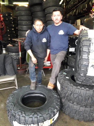 Luna's Tire Shop