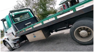 Chuck's Towing